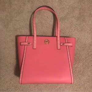 MICHAEL KORS Charlotte Large Leather Top-Zip Tote
Carmine Pink